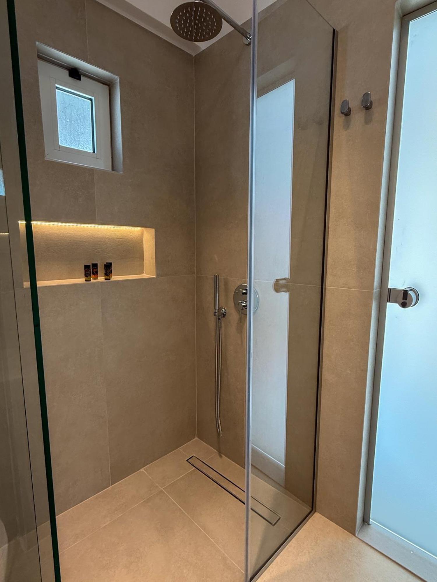 V&C Paradise Apartments Rodhákinon Ngoại thất bức ảnh